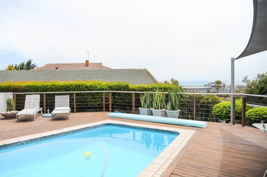 5 Bedroom Property for Sale in Myburgh Park Western Cape